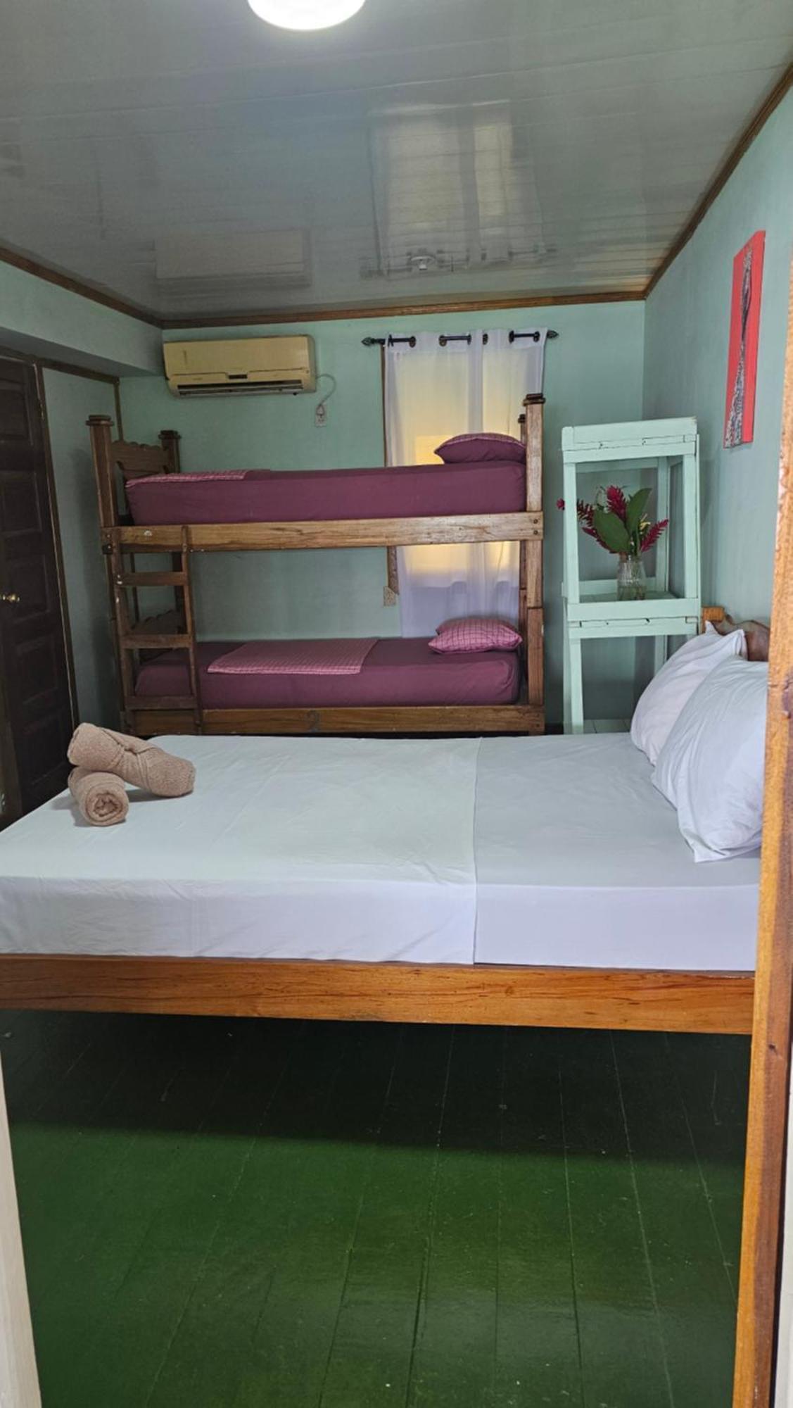 Bastimentos Hill Guest House Bocas Town Luaran gambar