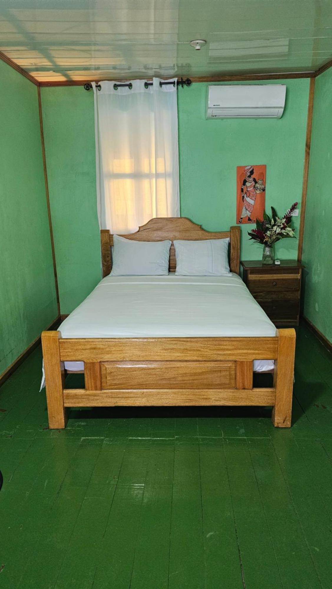 Bastimentos Hill Guest House Bocas Town Luaran gambar