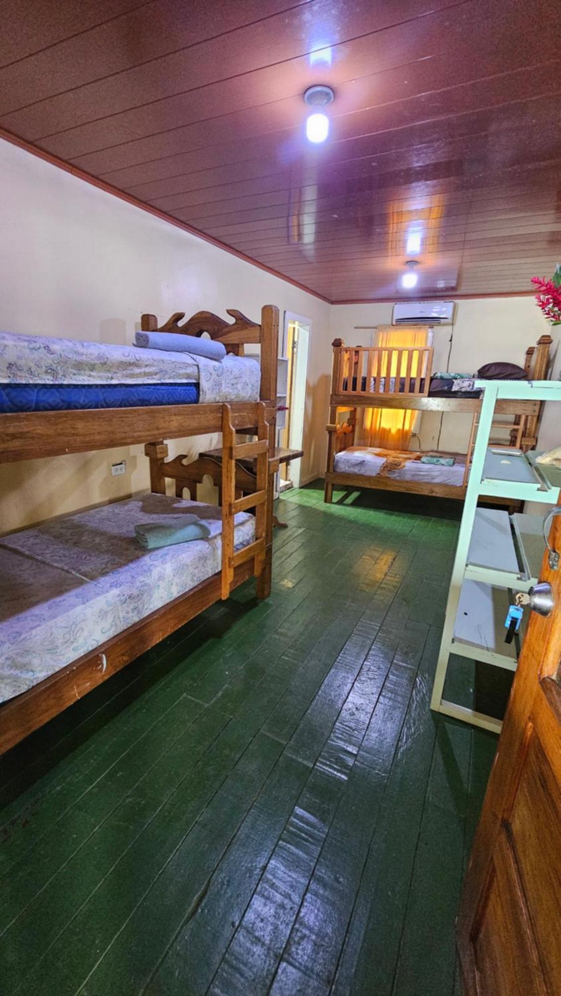 Bastimentos Hill Guest House Bocas Town Luaran gambar
