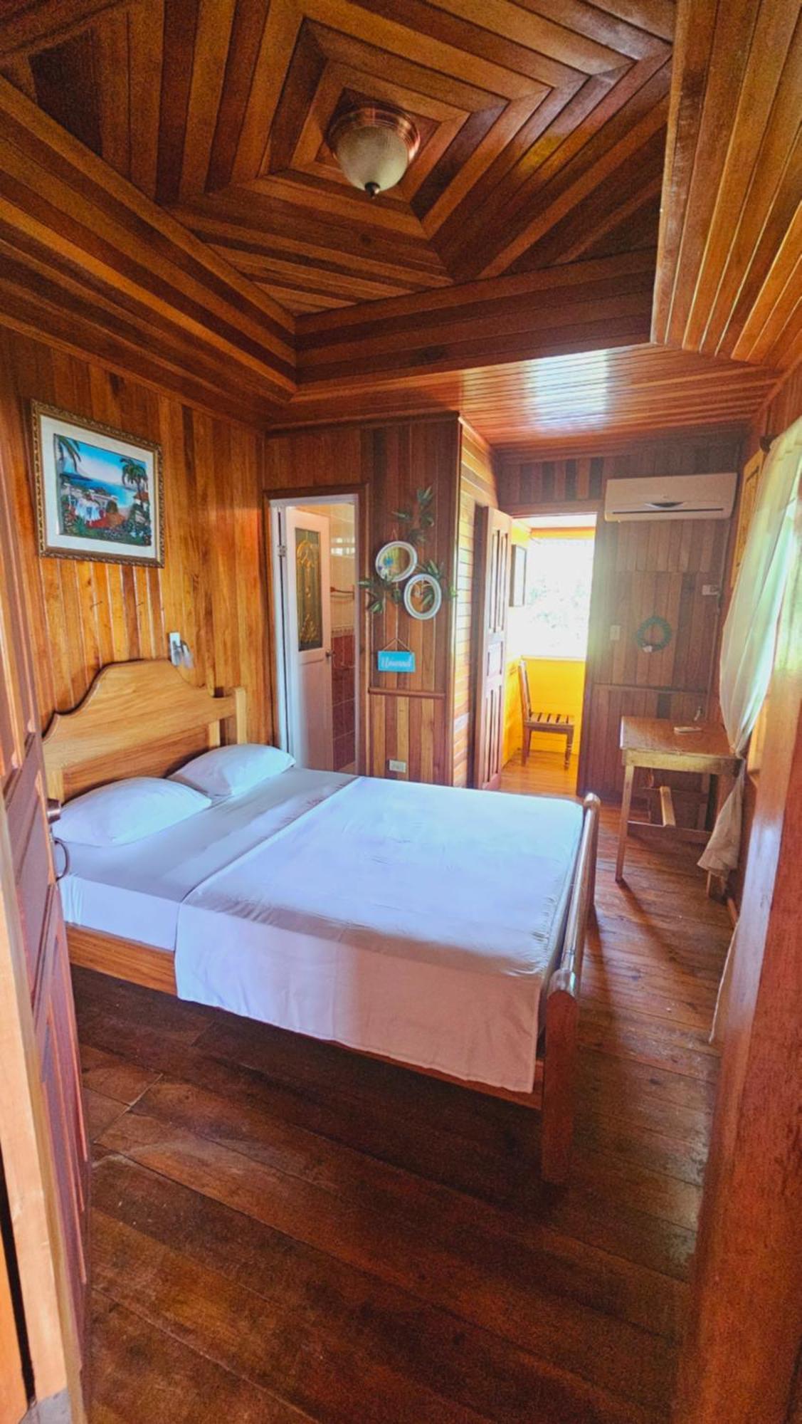 Bastimentos Hill Guest House Bocas Town Luaran gambar